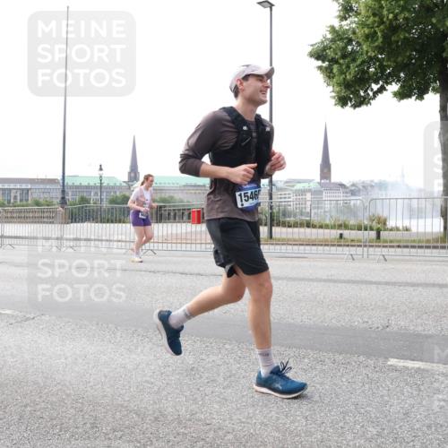29.06.2025 - hella hamburg halbmarathon Lena Gebhardt http://msf.ph/oto/8453283 29.06.2025 10:31:06 Lombardsbrücke 1546, 1059, 1292, 1472, 1773, 1979, 2097, 2268, 2414, 2505, 2569, 2914, 3131, 3281, 4198, 4561, 4817, 5437, 5943, 6057, 6078, 6195, 6556, 6620, 6787, 7071, 7120, 7351, 7604, 8050, 8072, 8073, 8757, 9576, 9830, 10111, 10989, 11981, 11984, 11988, 12384, 12627, 14095, 14216, 14349, 14803, 15299, 15466, 15589, 15725, 16457, 17224, 17463, 17509, 17587, 17742, 17966, 18362, 18795, 18860, 19052, 19226 meine-sportfotos.de