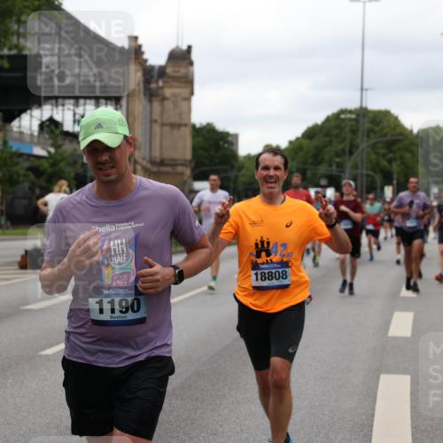 29.06.2025 - hella hamburg halbmarathon Yannick Fuchs http://msf.ph/oto/8453297 29.06.2025 10:56:03 20KM 1128, 1135, 1138, 1147, 1190, 3097, 3921, 4095, 4859, 5547, 6414, 6415, 6580, 6815, 7658, 8154, 9131, 9297, 9718, 9928, 10194, 10797, 11670, 11968, 12567, 13868, 13958, 14574, 15252, 15291, 15539, 15686, 15859, 15908, 16292, 17532, 17939, 17955, 18000, 18551, 18599, 18799, 18808, 18919 meine-sportfotos.de