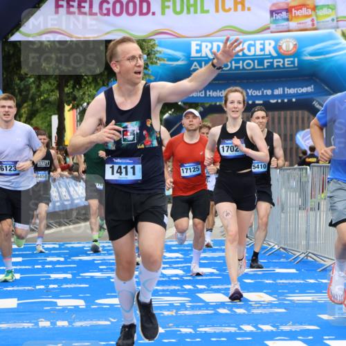 29.06.2025 - hella hamburg halbmarathon Strokosch-Dieckow http://msf.ph/oto/8453306 29.06.2025 10:37:00 Ziel 1385, 1411, 3959, 5307, 5315, 6123, 6458, 7482, 9178, 10738, 11120, 11620, 14691, 15261, 15410, 16992, 17024, 17125, 17658 meine-sportfotos.de
