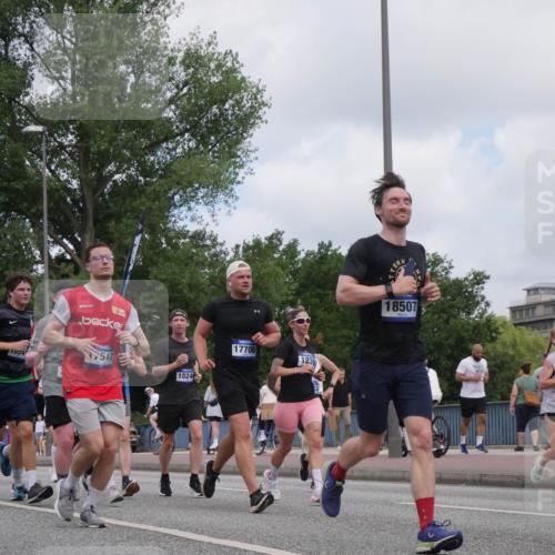 29.06.2025 - hella hamburg halbmarathon Luisa Fischer http://msf.ph/oto/8453353 29.06.2025 10:34:34 Kennedybrücke 9183, 34, 7517, 1024, 17706, 1836, 18507, 12758, 1844, 2831, 2832, 3396, 3424, 3571, 3681, 4953, 5165, 5350, 5846, 5965, 6160, 6573, 6640, 8806, 9078, 9104, 9183, 10148, 10240, 10435 meine-sportfotos.de