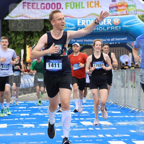 29.06.2025 - hella hamburg halbmarathon Strokosch-Dieckow http://msf.ph/oto/8453359 29.06.2025 10:37:01 Ziel 1385, 1411, 3959, 5307, 5315, 5923, 6123, 6458, 7482, 9178, 10738, 11120, 11620, 14691, 15261, 15410, 16992, 17024, 17125, 17658 meine-sportfotos.de