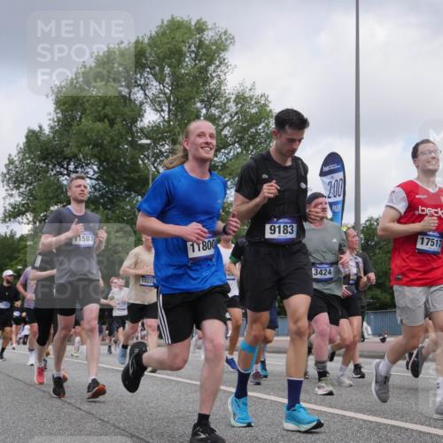 29.06.2025 - hella hamburg halbmarathon Luisa Fischer http://msf.ph/oto/8453419 29.06.2025 10:34:35 Kennedybrücke 1953, 350, 17851, 1587, 15222, 11800, 900, 9183, 2, 00, 3424, 17517, 17706, 1844, 2831, 2832, 3396, 3424, 3571, 3681, 4953, 5165, 5350, 5846, 5965, 6160, 6573, 6640, 8806, 9078, 9104, 9183, 9883, 10148, 10240, 10435 meine-sportfotos.de
