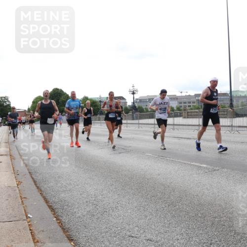 29.06.2025 - hella hamburg halbmarathon Lena Gebhardt http://msf.ph/oto/8453428 29.06.2025 10:31:08 Lombardsbrücke 17220, 17463, 1059, 1292, 1472, 1773, 1979, 2097, 2268, 2414, 2505, 2569, 2914, 3131, 3281, 4198, 4561, 4817, 5437, 5846, 5943, 6057, 6078, 6195, 6556, 6620, 6787, 7120, 7351, 7604, 8050, 8072, 8073, 8757, 9576, 9830, 10111, 10989, 11981, 11988, 12384, 12627, 14095, 14216, 14349, 14803, 15299, 15466, 15589, 15725, 16457, 16978, 17224, 17463, 17509, 17587, 17742, 17966, 18362, 18795, 18860, 19052, 19226 meine-sportfotos.de