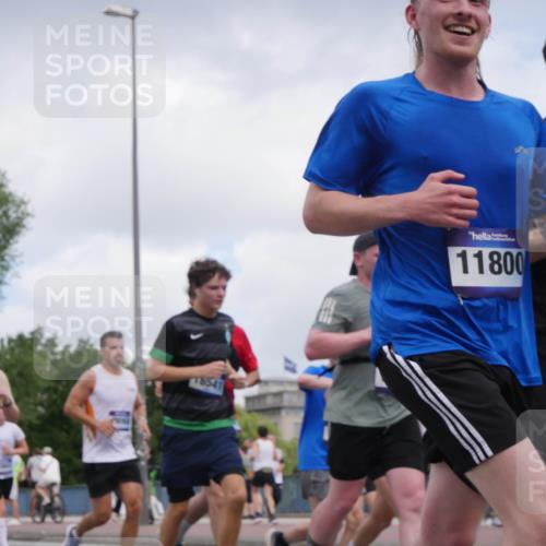 29.06.2025 - hella hamburg halbmarathon Luisa Fischer http://msf.ph/oto/8453461 29.06.2025 10:34:36 Kennedybrücke 587, 15222, 16541, 0, 11800, 9183, 1844, 2831, 2832, 3396, 3424, 3571, 3681, 4953, 5165, 5350, 5846, 5965, 6160, 6573, 6640, 8806, 9078, 9104, 9183, 9883, 10148, 10240, 10435 meine-sportfotos.de