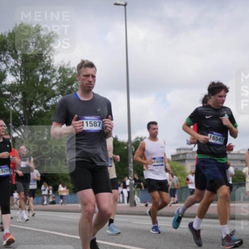 29.06.2025 - hella hamburg halbmarathon Luisa Fischer http://msf.ph/oto/8453478 29.06.2025 10:34:36 Kennedybrücke 15299, 1587, 19064, 16541, 2, 00, 1502, 1844, 2831, 2832, 3396, 3424, 3571, 3681, 4953, 5165, 5350, 5846, 5965, 6160, 6573, 6640, 8806, 9078, 9104, 9183, 9883, 10148, 10240, 10435 meine-sportfotos.de
