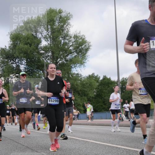 29.06.2025 - hella hamburg halbmarathon Luisa Fischer http://msf.ph/oto/8453487 29.06.2025 10:34:37 Kennedybrücke 4983, 5350, 11178, 3396, 15299, 5965, 11587, 1522, 068, 1844, 2831, 2832, 3396, 3424, 3571, 3681, 4877, 4953, 5165, 5350, 5846, 5965, 6160, 6573, 8806, 9078, 9104, 9183, 9883, 10240, 10435 meine-sportfotos.de