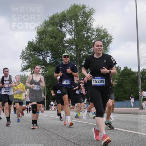 29.06.2025 - hella hamburg halbmarathon Luisa Fischer http://msf.ph/oto/8453509 29.06.2025 10:34:37 Kennedybrücke 6160, 6615, 11178, 5350, 1785, 339, 88, 15299, 5965, 1844, 2831, 2832, 3396, 3424, 3571, 3681, 4877, 4953, 5165, 5350, 5846, 5965, 6160, 6573, 8806, 9078, 9104, 9183, 9883, 10240, 10435 meine-sportfotos.de