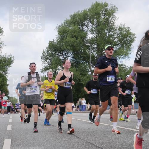29.06.2025 - hella hamburg halbmarathon Luisa Fischer http://msf.ph/oto/8453529 29.06.2025 10:34:38 Kennedybrücke 3613, 5350, 17851, 6160, 11178, 3397, 15299, 1844, 2831, 2832, 3396, 3424, 3571, 3681, 4877, 4953, 5165, 5350, 5846, 5965, 6160, 6573, 8806, 9078, 9104, 9183, 9883, 10240, 10435 meine-sportfotos.de