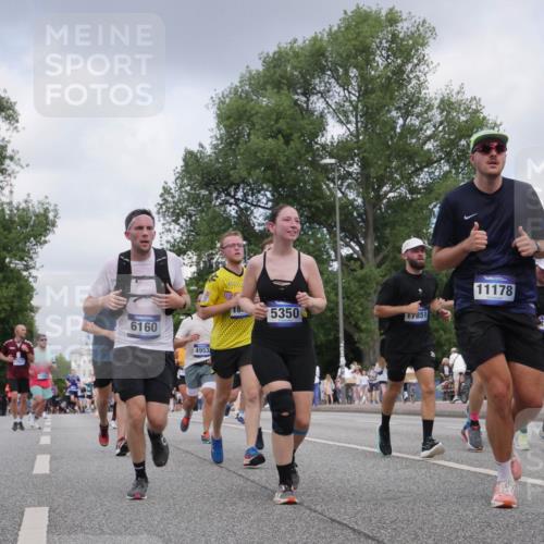 29.06.2025 - hella hamburg halbmarathon Luisa Fischer http://msf.ph/oto/8453550 29.06.2025 10:34:38 Kennedybrücke 12627, 6160, 4953, 18, 5350, 7851, 11178, 397, 681, 1844, 2831, 2832, 3396, 3424, 3571, 3681, 4877, 4953, 5165, 5350, 5846, 5965, 6160, 6573, 8806, 9078, 9104, 9183, 9883, 10240, 10435 meine-sportfotos.de