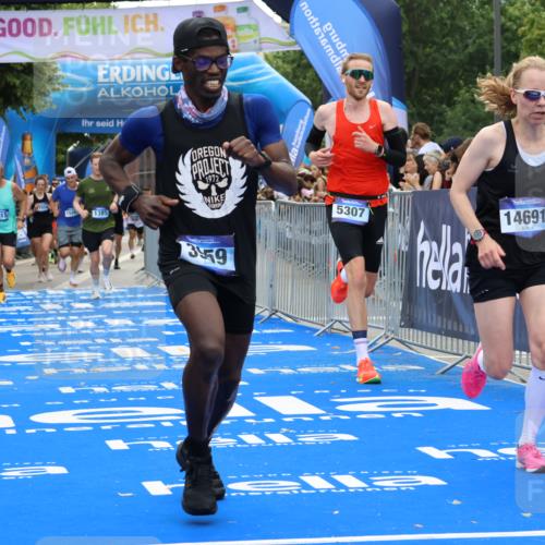 29.06.2025 - hella hamburg halbmarathon Strokosch-Dieckow http://msf.ph/oto/8453587 29.06.2025 10:36:55 Ziel 1385, 1411, 3959, 5307, 5315, 6123, 7310, 11620, 13141, 14691, 15261, 15939, 17024, 17125, 18384 meine-sportfotos.de