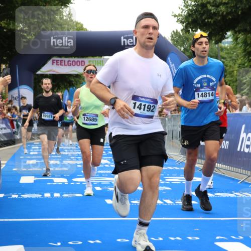 29.06.2025 - hella hamburg halbmarathon Strokosch-Dieckow http://msf.ph/oto/8453608 29.06.2025 10:48:11 Ziel 1914, 4324, 4711, 7599, 8916, 9544, 9626, 9638, 9770, 11211, 11467, 12685, 14192, 14797, 14814, 15590, 15629, 15735, 15973, 15981, 16094, 16149, 16269, 18963, 19127 meine-sportfotos.de