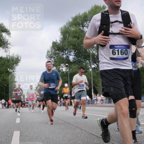 29.06.2025 - hella hamburg halbmarathon Luisa Fischer http://msf.ph/oto/8453610 29.06.2025 10:34:40 Kennedybrücke 5846, 4953, 6160, 50, 1844, 2831, 2832, 3396, 3571, 3681, 4877, 4953, 5165, 5350, 5846, 5965, 6160, 6573, 8806, 9078, 9104, 9883, 10240, 10435 meine-sportfotos.de