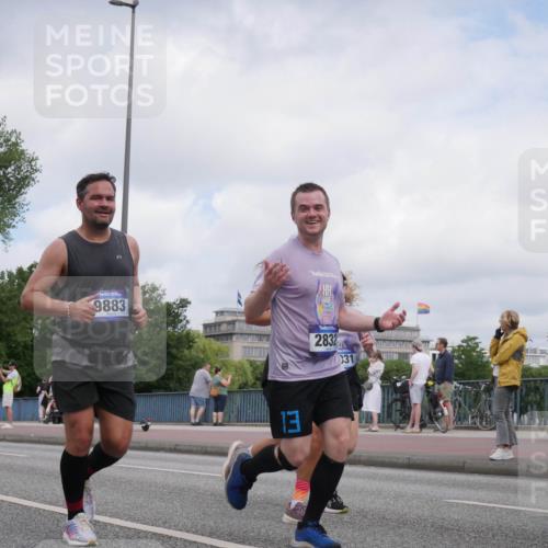 29.06.2025 - hella hamburg halbmarathon Luisa Fischer http://msf.ph/oto/8453622 29.06.2025 10:34:44 Kennedybrücke 12349, 9883, 2832, 331, 1235, 2831, 2832, 4877, 4953, 5350, 5846, 6344, 9078, 9104, 9478, 9883, 10435, 10653 meine-sportfotos.de