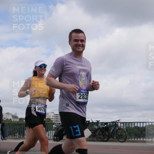 29.06.2025 - hella hamburg halbmarathon Luisa Fischer http://msf.ph/oto/8453647 29.06.2025 10:34:45 Kennedybrücke 9883, 9078, 2832, 13, 1235, 2831, 2832, 4877, 5350, 6344, 9078, 9478, 9883, 10435, 10653 meine-sportfotos.de