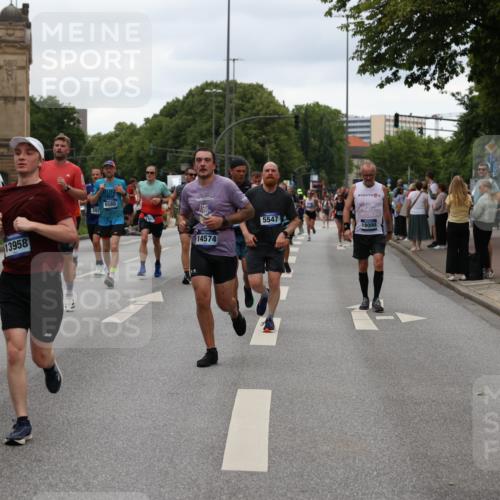 29.06.2025 - hella hamburg halbmarathon Yannick Fuchs http://msf.ph/oto/8453652 29.06.2025 10:56:05 20KM 1006, 1128, 1135, 1138, 1147, 1190, 3097, 3921, 4095, 4859, 5547, 6414, 6415, 6580, 6815, 7658, 8154, 9131, 9297, 9718, 9928, 10194, 10797, 11670, 11968, 12567, 13868, 13958, 14456, 14574, 15252, 15291, 15539, 15686, 15859, 15908, 16292, 16808, 17383, 17532, 17939, 17955, 18000, 18551, 18599, 18799, 18808, 18919 meine-sportfotos.de