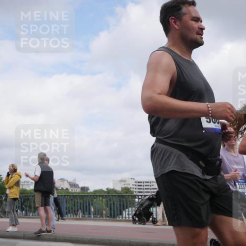 29.06.2025 - hella hamburg halbmarathon Luisa Fischer http://msf.ph/oto/8453665 29.06.2025 10:34:46 Kennedybrücke 2831, 907, 1235, 2672, 2831, 2832, 4877, 6344, 8304, 9078, 9478, 9882, 9883, 10435, 10653 meine-sportfotos.de