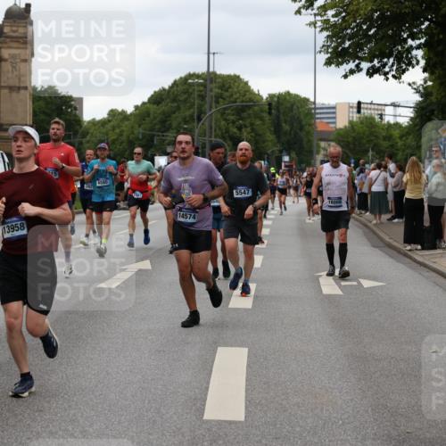 29.06.2025 - hella hamburg halbmarathon Yannick Fuchs http://msf.ph/oto/8453673 29.06.2025 10:56:05 20KM 1006, 1128, 1135, 1138, 1147, 1190, 3097, 3921, 4095, 4859, 5547, 6414, 6415, 6580, 6815, 7658, 8154, 9131, 9297, 9718, 9928, 10194, 10797, 11670, 11968, 12567, 13868, 13958, 14456, 14574, 15252, 15291, 15539, 15686, 15859, 15908, 16292, 16808, 17383, 17532, 17939, 17955, 18000, 18551, 18599, 18799, 18808, 18919 meine-sportfotos.de