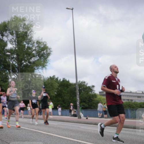 29.06.2025 - hella hamburg halbmarathon Luisa Fischer http://msf.ph/oto/8453680 29.06.2025 10:34:46 Kennedybrücke 1235, 2672, 2831, 2832, 4877, 6344, 8304, 9078, 9478, 9882, 9883, 10435, 10653 meine-sportfotos.de