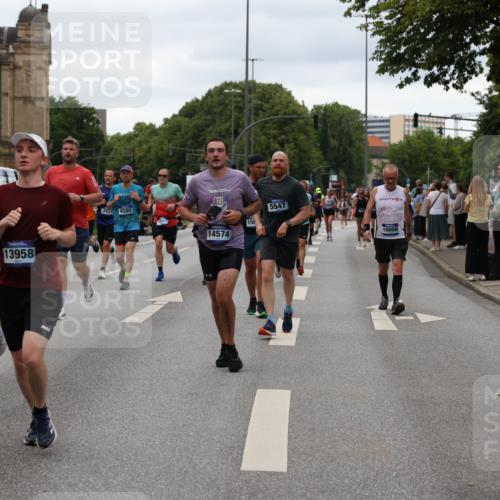 29.06.2025 - hella hamburg halbmarathon Yannick Fuchs http://msf.ph/oto/8453715 29.06.2025 10:56:06 20KM 1006, 1128, 1135, 1138, 1147, 1190, 1568, 3097, 3921, 4095, 4859, 5547, 6414, 6415, 6580, 6815, 7658, 8154, 9131, 9297, 9718, 9928, 10194, 10214, 10519, 10797, 11670, 11968, 12567, 13868, 13958, 14456, 14574, 15252, 15291, 15686, 15859, 15908, 16292, 16808, 17383, 17532, 17939, 17955, 18000, 18599, 18799, 18808, 18919 meine-sportfotos.de