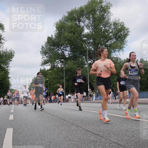 29.06.2025 - hella hamburg halbmarathon Luisa Fischer http://msf.ph/oto/8453723 29.06.2025 10:34:47 Kennedybrücke 123, 1231, 12350, 4877, 1235, 2672, 2831, 2832, 4877, 6344, 8304, 9078, 9478, 9882, 9883, 10421, 10653 meine-sportfotos.de