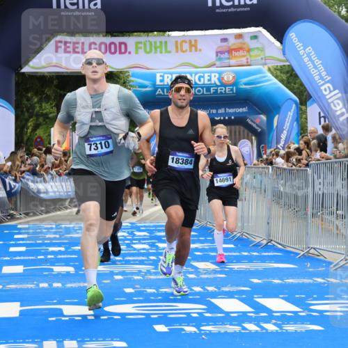 29.06.2025 - hella hamburg halbmarathon Strokosch-Dieckow http://msf.ph/oto/8453725 29.06.2025 10:36:53 Ziel 1385, 1411, 3959, 4865, 5307, 5315, 6529, 7310, 11620, 13141, 13343, 14691, 15939, 18384 meine-sportfotos.de