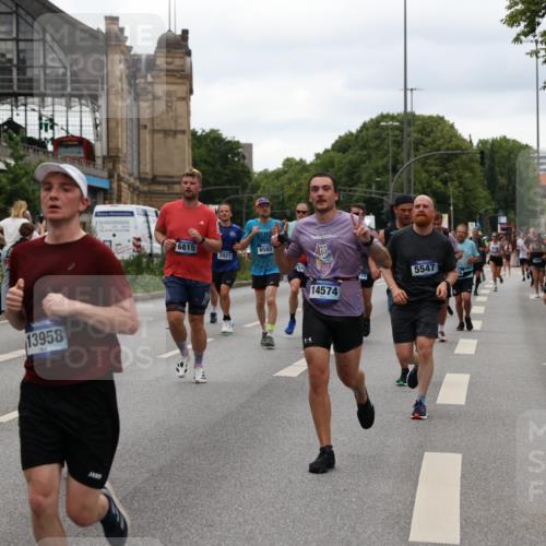 29.06.2025 - hella hamburg halbmarathon Yannick Fuchs http://msf.ph/oto/8453739 29.06.2025 10:56:06 20KM 1006, 1128, 1135, 1138, 1147, 1190, 1568, 3097, 3921, 4095, 4859, 5547, 6414, 6415, 6580, 6815, 7658, 8154, 9131, 9297, 9718, 9928, 10194, 10214, 10519, 10797, 11670, 11968, 12567, 13868, 13958, 14456, 14574, 15252, 15291, 15686, 15859, 15908, 16292, 16808, 17383, 17532, 17939, 17955, 18000, 18599, 18799, 18808, 18919 meine-sportfotos.de