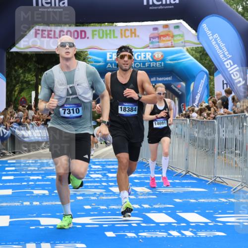 29.06.2025 - hella hamburg halbmarathon Strokosch-Dieckow http://msf.ph/oto/8453759 29.06.2025 10:36:53 Ziel 1385, 1411, 3959, 4865, 5307, 5315, 6529, 7310, 11620, 13141, 13343, 14691, 15939, 18384 meine-sportfotos.de