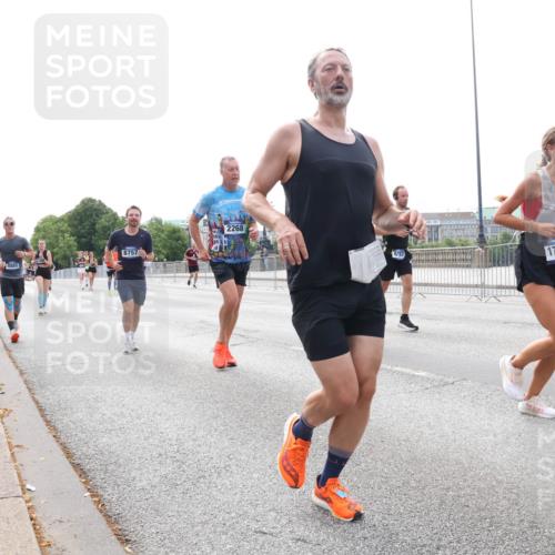 29.06.2025 - hella hamburg halbmarathon Lena Gebhardt http://msf.ph/oto/8453779 29.06.2025 10:31:10 Lombardsbrücke 4561, 8757, 2268, 1722, 1059, 1292, 1472, 1773, 1979, 2097, 2268, 2414, 2505, 2569, 2914, 3131, 3281, 4198, 4561, 4817, 5437, 5846, 5943, 6057, 6078, 6195, 6556, 6620, 6787, 7351, 7604, 8050, 8072, 8073, 8757, 9576, 9830, 10111, 10989, 11587, 11981, 11988, 12384, 12627, 14095, 14216, 14349, 14803, 15299, 15466, 15589, 15725, 16457, 16978, 17224, 17463, 17509, 17587, 17706, 17742, 17966, 19052, 19226 meine-sportfotos.de