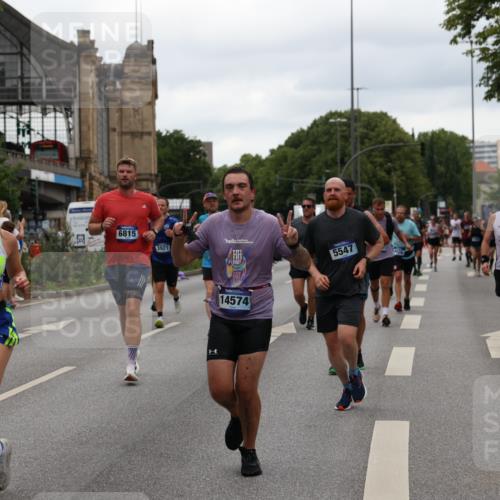 29.06.2025 - hella hamburg halbmarathon Yannick Fuchs http://msf.ph/oto/8453781 29.06.2025 10:56:06 20KM 1006, 1128, 1135, 1138, 1147, 1190, 1568, 3097, 3921, 4095, 4859, 5547, 6414, 6415, 6580, 6815, 7658, 8154, 9131, 9297, 9718, 9928, 10194, 10214, 10519, 10797, 11670, 11968, 12567, 13868, 13958, 14456, 14574, 15252, 15291, 15686, 15859, 15908, 16292, 16808, 17383, 17532, 17939, 17955, 18000, 18599, 18799, 18808, 18919 meine-sportfotos.de
