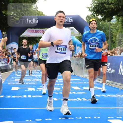 29.06.2025 - hella hamburg halbmarathon Strokosch-Dieckow http://msf.ph/oto/8453795 29.06.2025 10:48:10 Ziel 1914, 4324, 4711, 7599, 8916, 9544, 9626, 9638, 11211, 12685, 12706, 13570, 14192, 14797, 14814, 15590, 15629, 15973, 15981, 16094, 16149, 16269, 18963, 19127 meine-sportfotos.de