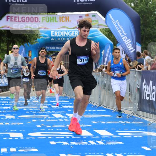 29.06.2025 - hella hamburg halbmarathon Strokosch-Dieckow http://msf.ph/oto/8453808 29.06.2025 10:36:51 Ziel 3959, 4865, 5307, 6529, 7310, 11620, 13141, 13343, 14691, 15939, 18384 meine-sportfotos.de