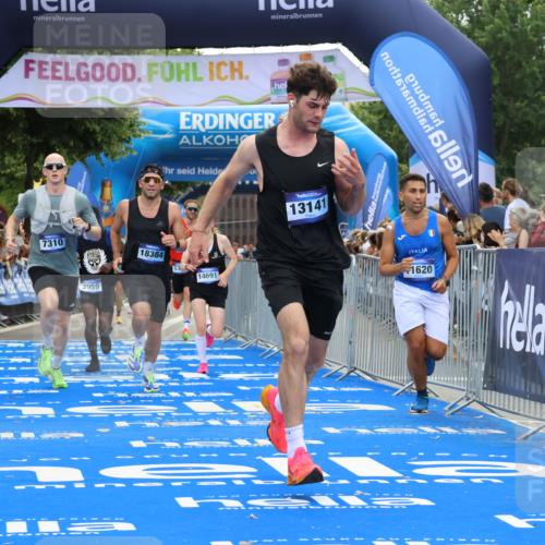 29.06.2025 - hella hamburg halbmarathon Strokosch-Dieckow http://msf.ph/oto/8453825 29.06.2025 10:36:51 Ziel 3959, 4865, 5307, 6529, 7310, 11620, 13141, 13343, 14691, 15939, 18384 meine-sportfotos.de