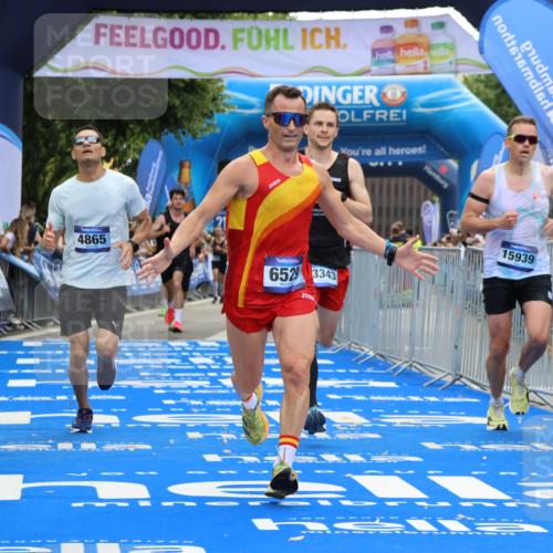 29.06.2025 - hella hamburg halbmarathon Strokosch-Dieckow http://msf.ph/oto/8453844 29.06.2025 10:36:47 Ziel 3959, 4865, 5307, 5961, 6529, 7310, 13141, 13343, 14622, 15621, 15939, 18384 meine-sportfotos.de
