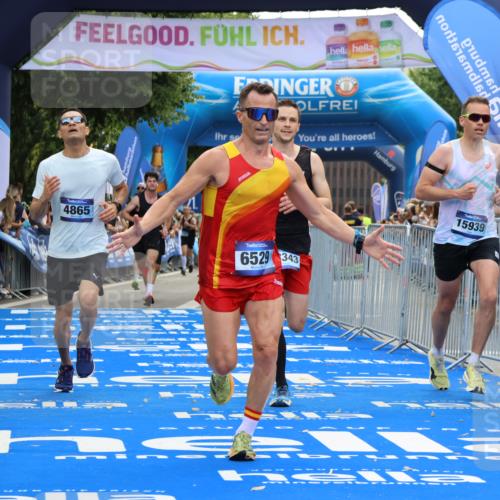 29.06.2025 - hella hamburg halbmarathon Strokosch-Dieckow http://msf.ph/oto/8453864 29.06.2025 10:36:47 Ziel 3959, 4865, 5307, 5961, 6529, 7310, 13141, 13343, 14622, 15621, 15939, 18384 meine-sportfotos.de