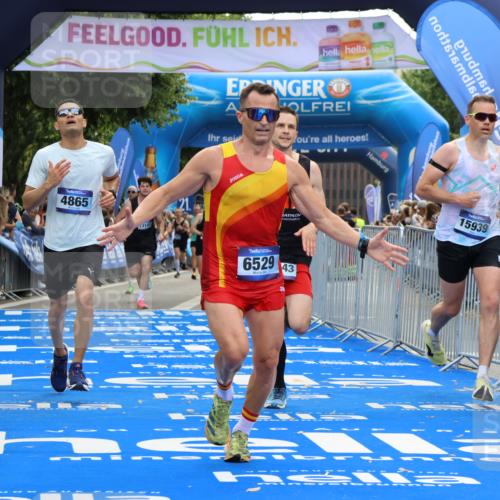 29.06.2025 - hella hamburg halbmarathon Strokosch-Dieckow http://msf.ph/oto/8453878 29.06.2025 10:36:47 Ziel 3959, 4865, 5307, 5961, 6529, 7310, 13141, 13343, 14622, 15621, 15939, 18384 meine-sportfotos.de