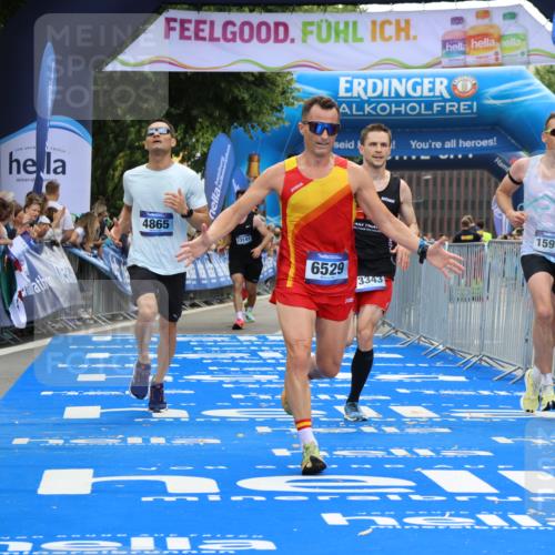 29.06.2025 - hella hamburg halbmarathon Strokosch-Dieckow http://msf.ph/oto/8453974 29.06.2025 10:36:47 Ziel 3959, 4865, 5307, 5961, 6529, 7310, 13141, 13343, 14622, 15621, 15939, 18384 meine-sportfotos.de