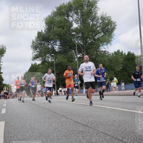 29.06.2025 - hella hamburg halbmarathon Luisa Fischer http://msf.ph/oto/8453984 29.06.2025 10:34:53 Kennedybrücke 17118, 2358, 17, 12663, 2672, 9478, 11, 2, 5, 14536, 9882, 1042, 1235, 2672, 3358, 5496, 6344, 7295, 7334, 7816, 8304, 8538, 9478, 9882, 10421, 10653 meine-sportfotos.de