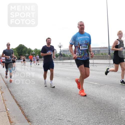 29.06.2025 - hella hamburg halbmarathon Lena Gebhardt http://msf.ph/oto/8454020 29.06.2025 10:31:11 Lombardsbrücke 2268, 1059, 1292, 1472, 1773, 1979, 2097, 2268, 2414, 2505, 2914, 3131, 3281, 4198, 4561, 4817, 5437, 5846, 5943, 6057, 6078, 6195, 6556, 6620, 6787, 7351, 7604, 7772, 8050, 8072, 8073, 8757, 9576, 9830, 10111, 10586, 10989, 11587, 11981, 11988, 12384, 12627, 14095, 14216, 14349, 14803, 15299, 15466, 15589, 15725, 16457, 16978, 17224, 17463, 17509, 17587, 17706, 17742, 17966, 19052, 19226 meine-sportfotos.de