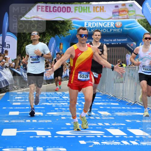 29.06.2025 - hella hamburg halbmarathon Strokosch-Dieckow http://msf.ph/oto/8454027 29.06.2025 10:36:47 Ziel 3959, 4865, 5307, 5961, 6529, 7310, 13141, 13343, 14622, 15621, 15939, 18384 meine-sportfotos.de