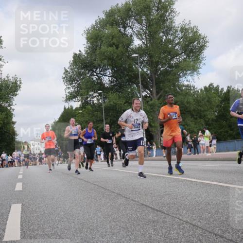 29.06.2025 - hella hamburg halbmarathon Luisa Fischer http://msf.ph/oto/8454048 29.06.2025 10:34:54 Kennedybrücke 17118, 38, 3358, 295, 781, 17, 2663, 2, 9882, 947, 1235, 2672, 3358, 5496, 6344, 7295, 7334, 7816, 8304, 8538, 9478, 9882, 10421, 10653 meine-sportfotos.de