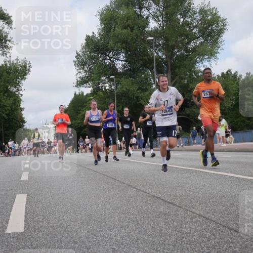 29.06.2025 - hella hamburg halbmarathon Luisa Fischer http://msf.ph/oto/8454066 29.06.2025 10:34:55 Kennedybrücke 7334, 17118, 3358, 7295, 17, 12663, 26, 7816, 17, 1235, 2672, 3358, 5496, 6344, 7295, 7334, 7816, 8304, 8538, 9478, 9882, 10421 meine-sportfotos.de