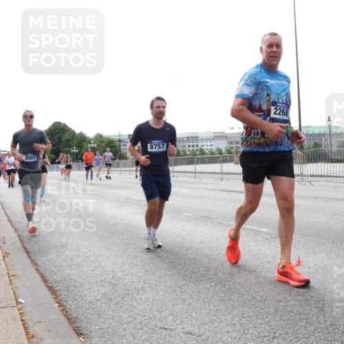 29.06.2025 - hella hamburg halbmarathon Lena Gebhardt http://msf.ph/oto/8454070 29.06.2025 10:31:11 Lombardsbrücke 4561, 8757, 2268, 6195, 1059, 1292, 1472, 1773, 1979, 2097, 2268, 2414, 2505, 2914, 3131, 3281, 4198, 4561, 4817, 5437, 5846, 5943, 6057, 6078, 6195, 6556, 6620, 6787, 7351, 7604, 7772, 8050, 8072, 8073, 8757, 9576, 9830, 10111, 10586, 10989, 11587, 11981, 11988, 12384, 12627, 14095, 14216, 14349, 14803, 15299, 15466, 15589, 15725, 16457, 16978, 17224, 17463, 17509, 17587, 17706, 17742, 17966, 19052, 19226 meine-sportfotos.de