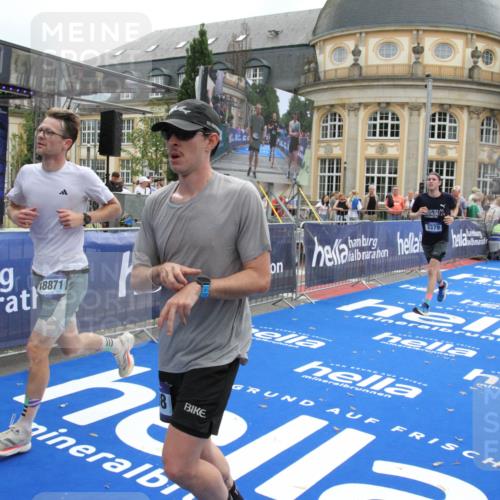 29.06.2025 - hella hamburg halbmarathon Michael Strokosch http://msf.ph/oto/8454095 29.06.2025 10:30:53 Ziel 3379, 7055, 7880, 9381, 9508, 18871 meine-sportfotos.de