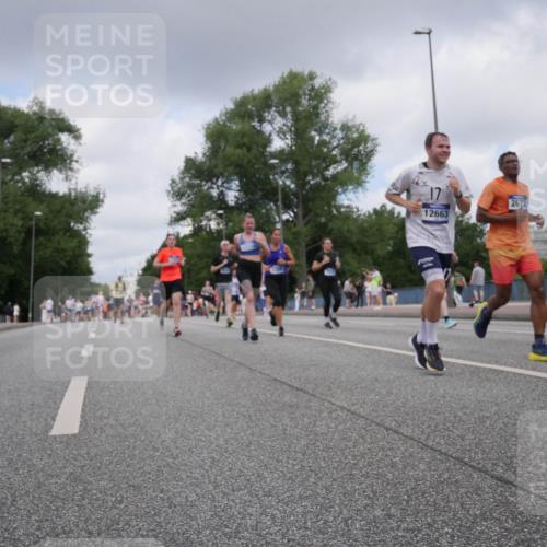 29.06.2025 - hella hamburg halbmarathon Luisa Fischer http://msf.ph/oto/8454131 29.06.2025 10:34:56 Kennedybrücke 12663, 2672, 1235, 2672, 3358, 5496, 6344, 7295, 7334, 7816, 7898, 8304, 8538, 8757, 9478, 9882, 10421 meine-sportfotos.de
