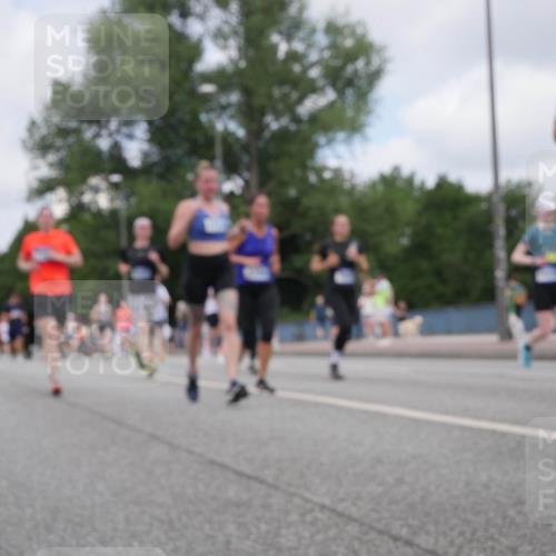 29.06.2025 - hella hamburg halbmarathon Luisa Fischer http://msf.ph/oto/8454163 29.06.2025 10:34:56 Kennedybrücke 126, 1235, 2672, 3358, 5496, 6344, 7295, 7334, 7816, 7898, 8304, 8538, 8757, 9478, 9882, 10421 meine-sportfotos.de