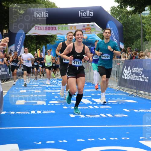 29.06.2025 - hella hamburg halbmarathon Strokosch-Dieckow http://msf.ph/oto/8454175 29.06.2025 10:48:07 Ziel 1086, 1914, 4324, 4601, 4711, 6377, 7599, 8916, 9544, 9626, 9638, 11211, 12685, 12706, 12724, 12747, 12808, 13570, 14192, 14814, 15590, 15629, 15973, 15981, 16094, 16149, 16269, 19127 meine-sportfotos.de