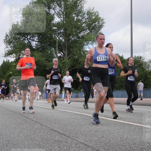 29.06.2025 - hella hamburg halbmarathon Luisa Fischer http://msf.ph/oto/8454224 29.06.2025 10:34:57 Kennedybrücke 8757, 234, 8538, 17342, 7295, 17118, 358, 7816, 1235, 2672, 3358, 5496, 6344, 7295, 7334, 7816, 7898, 8304, 8538, 8757, 9478, 9882, 10421 meine-sportfotos.de