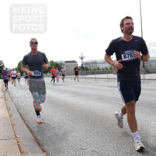 29.06.2025 - hella hamburg halbmarathon Lena Gebhardt http://msf.ph/oto/8454232 29.06.2025 10:31:12 Lombardsbrücke 4561, 875, 1059, 1292, 1472, 1773, 1979, 2097, 2268, 2414, 2505, 2914, 3131, 3281, 4198, 4561, 4817, 5437, 5846, 5943, 6057, 6078, 6195, 6556, 6620, 6787, 7351, 7604, 7772, 8050, 8072, 8073, 8757, 9576, 9830, 10111, 10586, 10989, 11587, 11981, 11988, 12384, 12627, 14095, 14349, 14803, 15299, 15466, 15589, 15725, 16457, 16978, 17224, 17463, 17509, 17587, 17706, 17742, 17966, 19052, 19226 meine-sportfotos.de