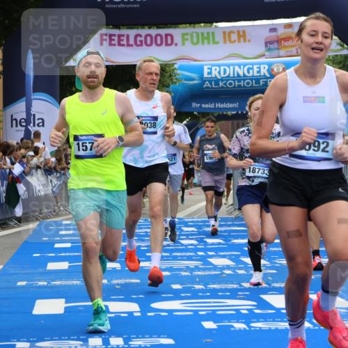 29.06.2025 - hella hamburg halbmarathon Strokosch-Dieckow http://msf.ph/oto/8454289 29.06.2025 10:36:40 Ziel 1571, 3809, 4865, 5092, 5961, 6529, 6915, 13343, 14622, 15621, 16523, 18038, 18733 meine-sportfotos.de
