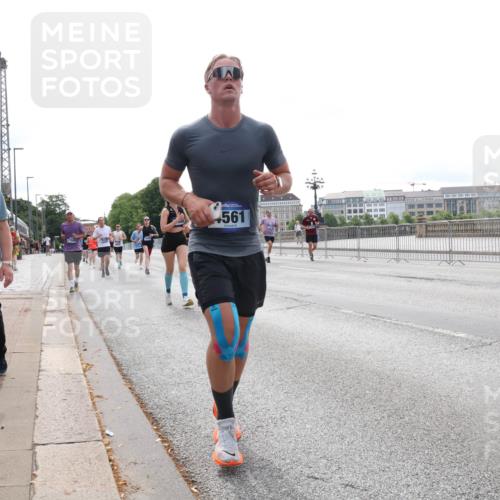 29.06.2025 - hella hamburg halbmarathon Lena Gebhardt http://msf.ph/oto/8454310 29.06.2025 10:31:13 Lombardsbrücke 561, 1059, 1292, 1472, 1773, 1979, 2097, 2268, 2414, 2505, 2914, 3131, 4198, 4561, 4817, 5165, 5437, 5846, 5943, 6057, 6078, 6195, 6556, 6620, 6787, 7351, 7604, 7772, 8050, 8072, 8073, 8757, 9576, 9830, 10111, 10586, 10989, 11587, 11981, 11988, 12384, 12627, 14095, 14349, 14803, 15299, 15466, 15589, 15725, 16457, 16978, 17224, 17463, 17509, 17587, 17706, 17742, 17966, 19052, 19226 meine-sportfotos.de